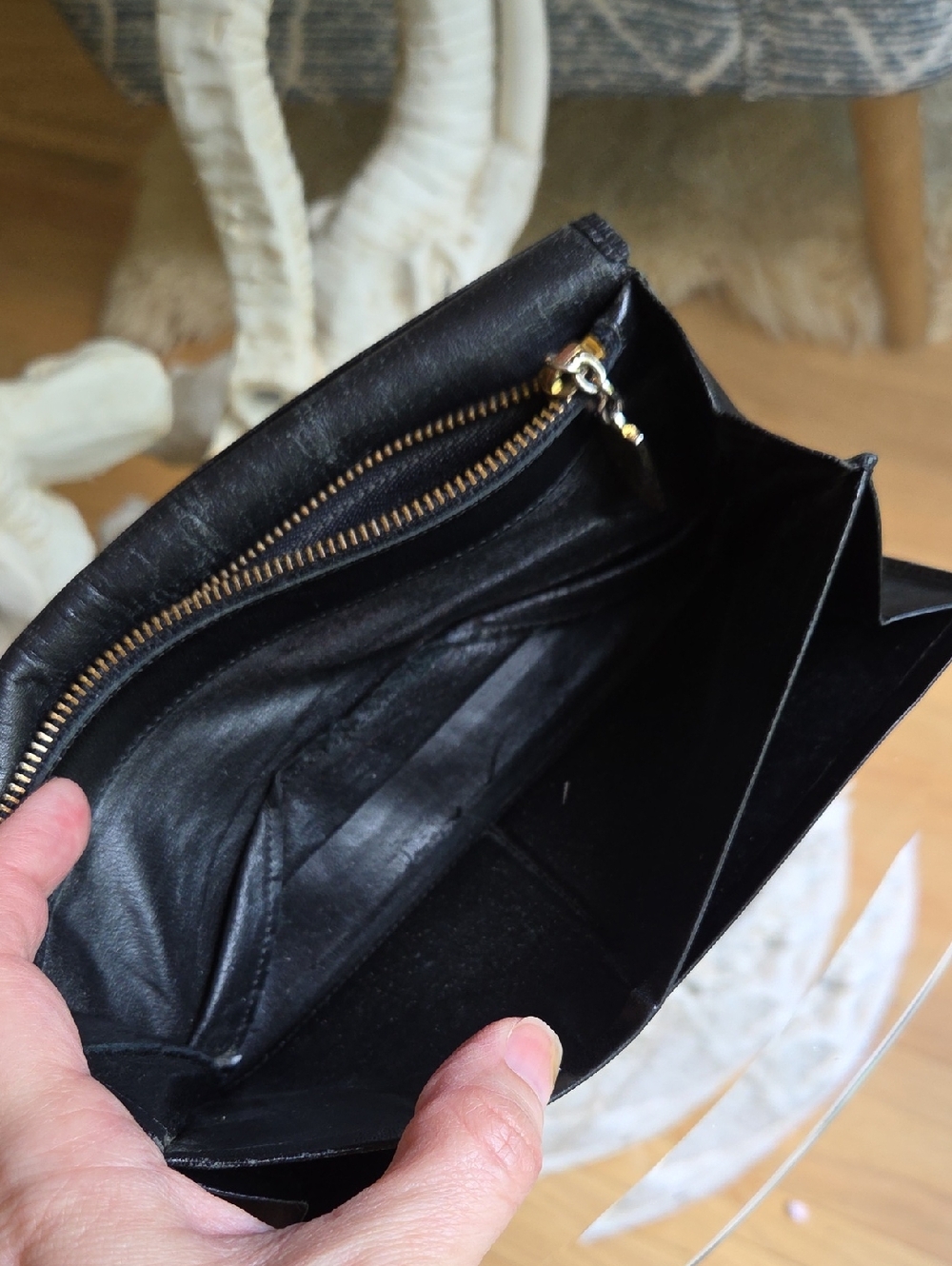 Saint Laurent Embossed Logo Black Leather Clutch Long Wallet - Picture 9 of 14